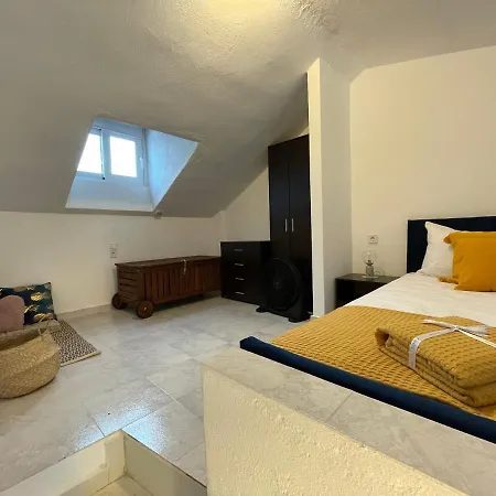 Sea View Loft * Nea Roda