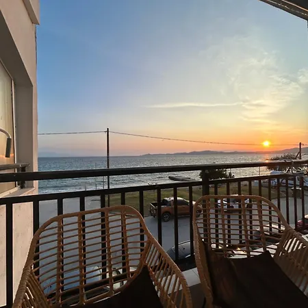 Sea View Loft * Nea Roda