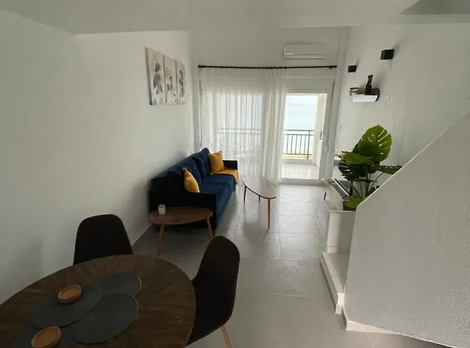 Sea View Loft Nea Roda