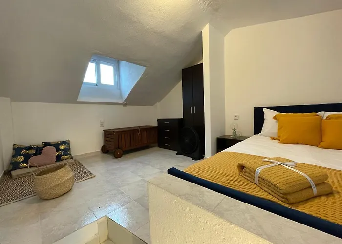 Sea View Loft * Nea Roda